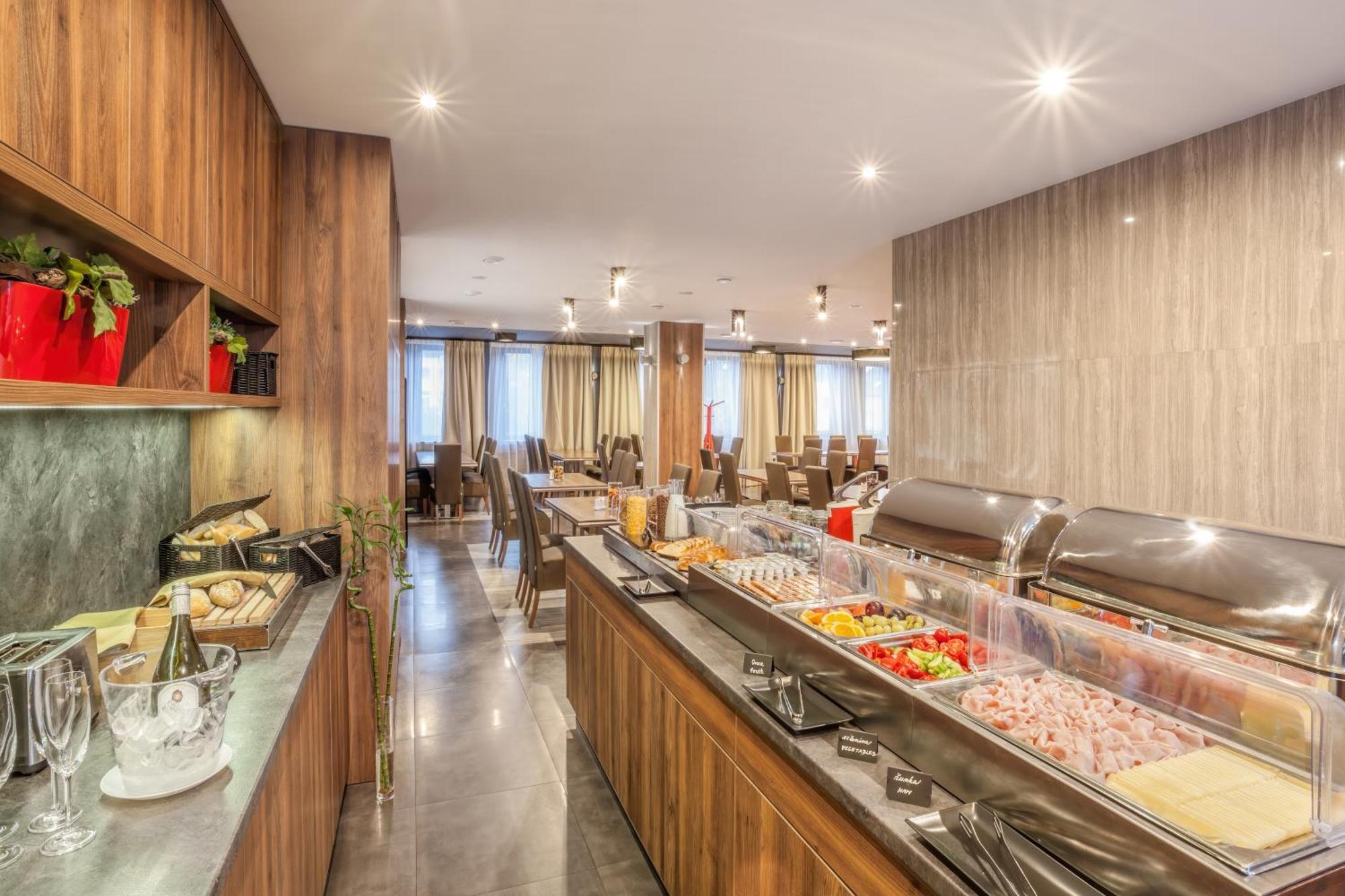 Hotel Beta Bzenec Ngoại thất bức ảnh
