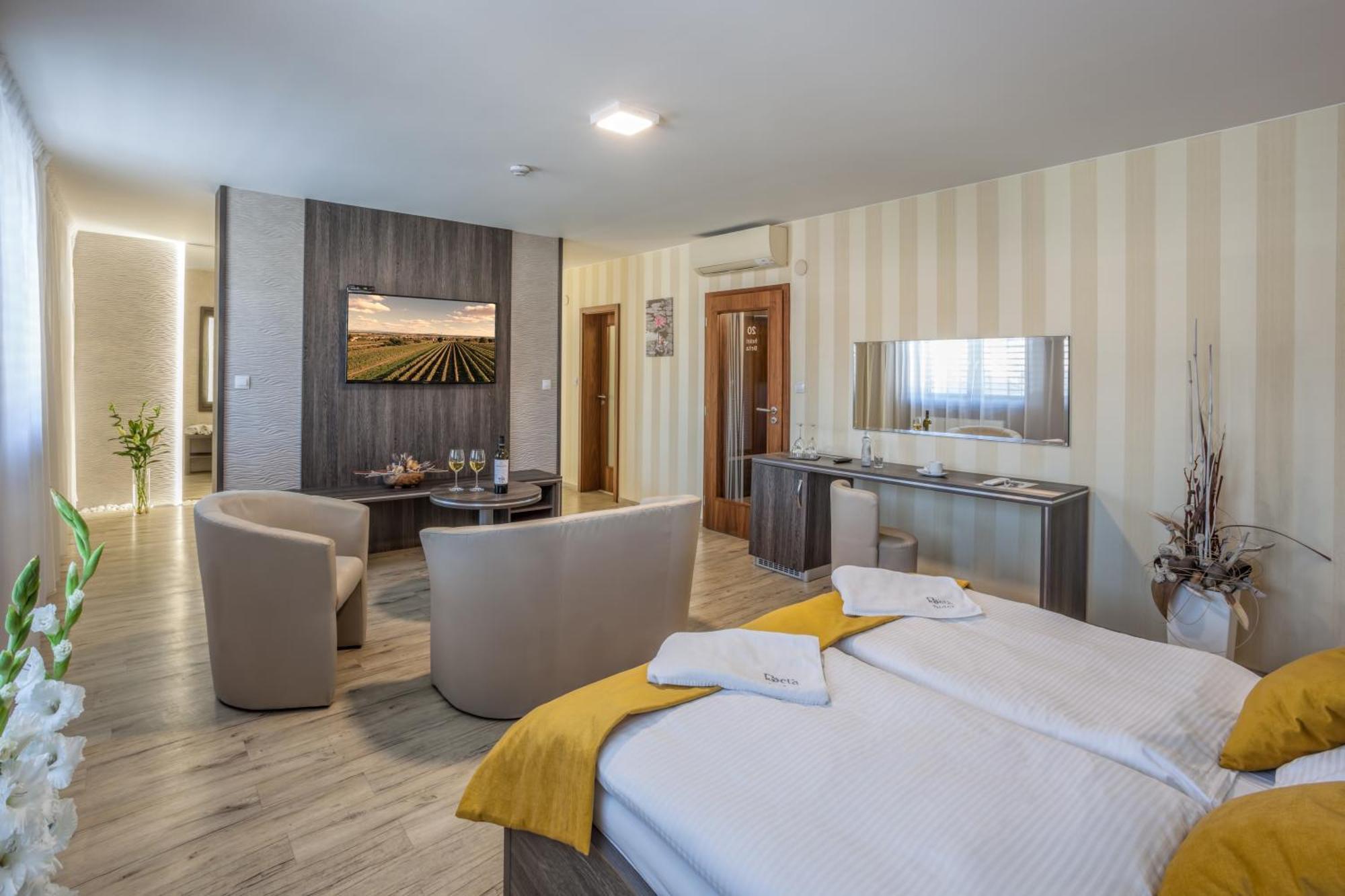 Hotel Beta Bzenec Ngoại thất bức ảnh